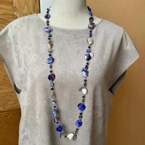 2/$30 VINTAGE Iridescent Blue Shell Necklace